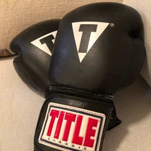 Title Classic Boxing Gloves - All Black